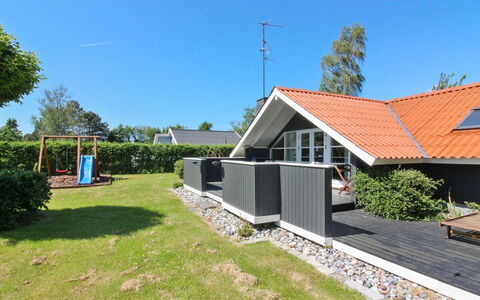 Gretta - 400M from the Sea: Casa, Tetto, Villetta, Shade, Portico, Raccordo, Estate, Prato, Cortile, Giardino