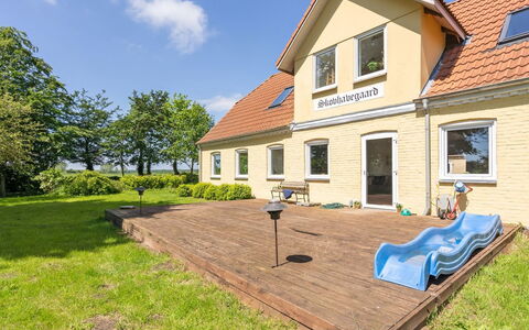 Rouwen - 1Km from the Sea: Tetto, Casa, Casa, Villetta, Porta, Raccordo, Deck, Portico, Plank, Latifoglie