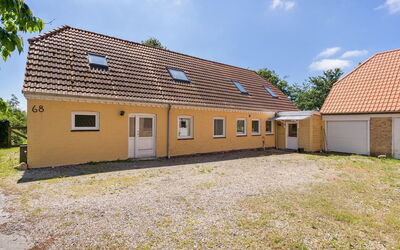 Rouwen - 1Km from the Sea