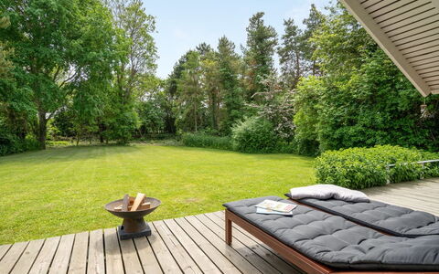 Maard - 325M from the Sea: Blu, Arbusto, Villetta, Groundcover, Giardino, Estate, Shade, Landscaping, Agriturismo, Eco Hotel