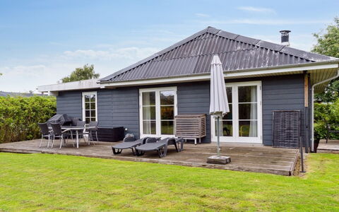 Thala - 150M from the Sea: Mobilia, Interior Design, Pavimentazione, Legna, Pavimento, Soffitto, Pavimento In Legno, Sedia, Tavolo, Illuminazione
