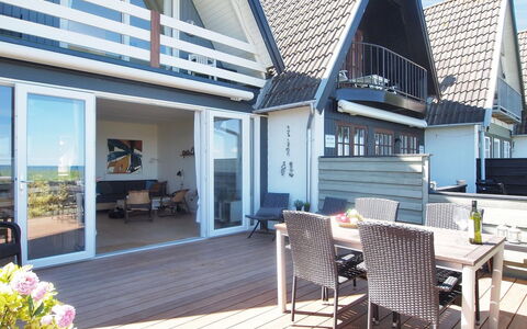 Vincent - 10M from the Sea: Casa, Mobili Da Esterno, Sedia, Deck, Portico, Shade, Balcone, Latifoglie, Raccordo, Plank