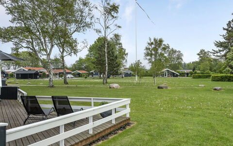 Barth - 150M from the Sea: Tetto, Casa, Lotto, Casa, Villetta, Estate, Edifici Giardino, Shade, Log Cabin, Landscaping
