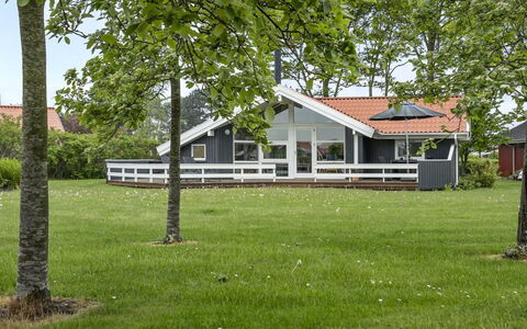 Barth - 150M from the Sea: Tetto, Casa, Lotto, Casa, Villetta, Estate, Edifici Giardino, Shade, Log Cabin, Landscaping