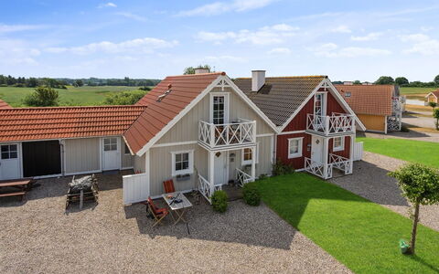 Daniela - 300M from the Sea: Zona Residenziale, Tetto, Sobborgo, Driveway, Estate, Camino