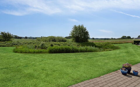 Daniela - 300M from the Sea: Zona Residenziale, Tetto, Sobborgo, Driveway, Estate, Camino