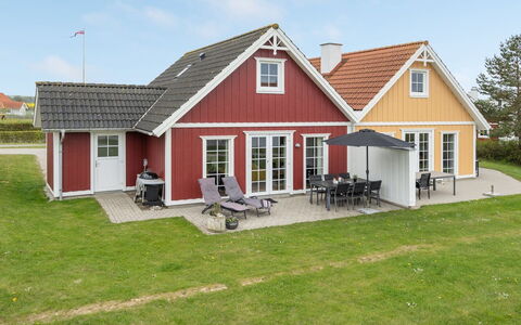 Askan - 200M from the Sea: Zona Residenziale, Tetto, Sobborgo, Driveway, Estate, Camino