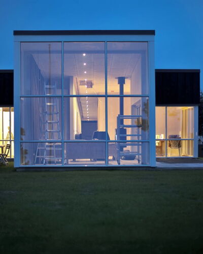 Amia - 20M from the Sea