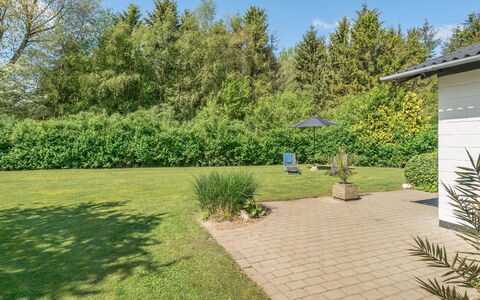 Suni - 400M from the Sea: Blu, Arbusto, Villetta, Groundcover, Giardino, Estate, Shade, Landscaping, Agriturismo, Eco Hotel