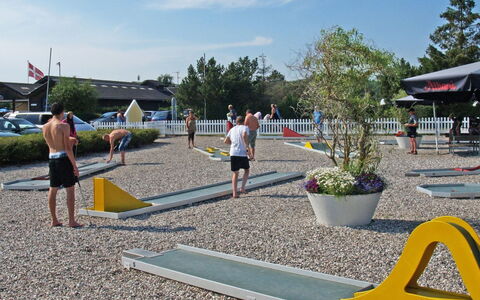 Suni - 400M from the Sea: Blu, Arbusto, Villetta, Groundcover, Giardino, Estate, Shade, Landscaping, Agriturismo, Eco Hotel