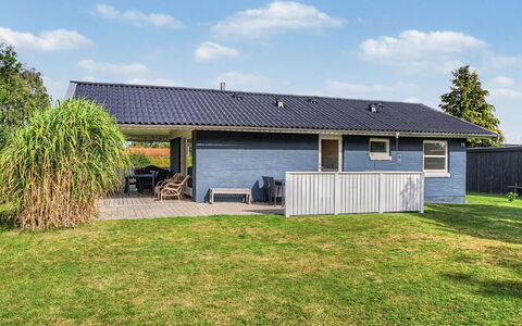 Undine - 300M from the Sea: Legna, Giardino, Backyard, Lotto, Casa, Tetto, Shade, Deck, Latifoglie, Cortile