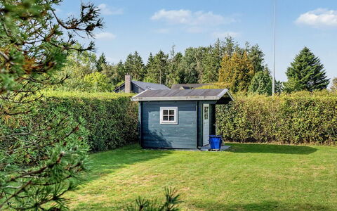 Undine - 300M from the Sea: Legna, Giardino, Backyard, Lotto, Casa, Tetto, Shade, Deck, Latifoglie, Cortile