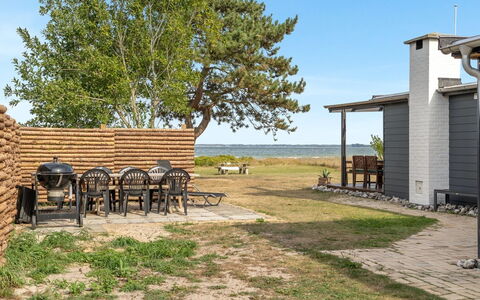 Sigurd - 20M from the Sea: Mobilia, Interior Design, Pavimentazione, Legna, Pavimento, Soffitto, Pavimento In Legno, Sedia, Tavolo, Illuminazione