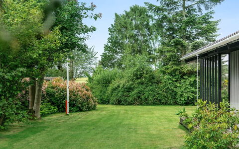 Juditha - 400M from the Sea: Blu, Arbusto, Villetta, Groundcover, Giardino, Estate, Shade, Landscaping, Agriturismo, Eco Hotel