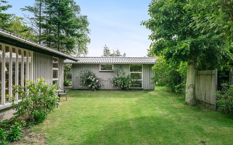 Juditha - 400M from the Sea: Blu, Arbusto, Villetta, Groundcover, Giardino, Estate, Shade, Landscaping, Agriturismo, Eco Hotel
