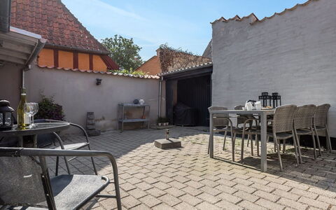 Zezilie - 500M from the Sea: Zona Residenziale, Tetto, Sobborgo, Driveway, Estate, Camino
