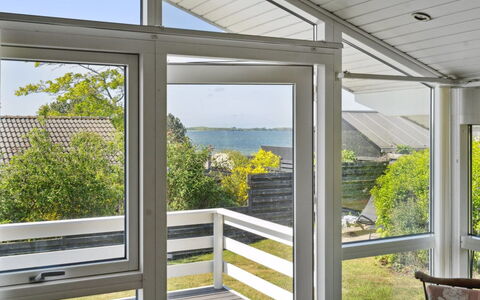 Wrange - 150M from the Sea: Tetto, Casa, Lotto, Casa, Villetta, Estate, Edifici Giardino, Shade, Log Cabin, Landscaping