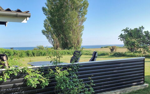Bibi - 200M from the Sea: Blu, Arbusto, Villetta, Groundcover, Giardino, Estate, Shade, Landscaping, Agriturismo, Eco Hotel