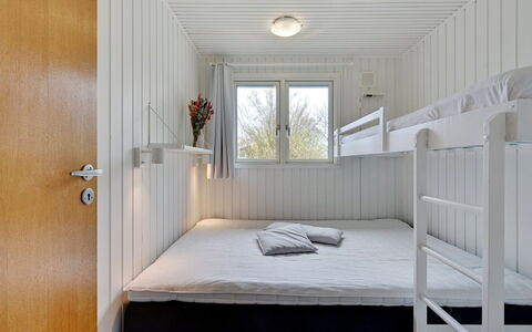 Alrich - 500M from the Sea: Parete, Legna, Interior Design, Camera Da Letto, Pavimentazione, Pavimento, Soffitto, Letto, Camera, Bedding