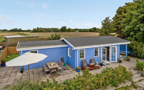 Tana - 5M from the Sea: Blu, Arbusto, Villetta, Groundcover, Giardino, Estate, Shade, Landscaping, Agriturismo, Eco Hotel
