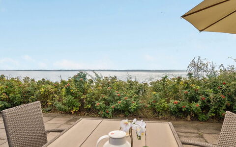 Tana - 5M from the Sea: Blu, Arbusto, Villetta, Groundcover, Giardino, Estate, Shade, Landscaping, Agriturismo, Eco Hotel