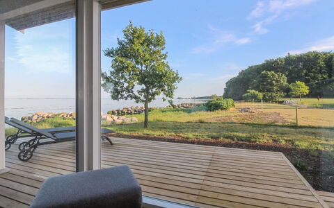 Sasser - 10M from the Sea: Blu, Arbusto, Villetta, Groundcover, Giardino, Estate, Shade, Landscaping, Agriturismo, Eco Hotel