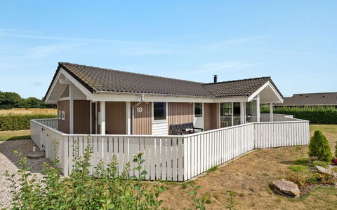 Stefanka - 600M from the Sea: Tetto, Casa, Casa, Villetta, Porta, Raccordo, Deck, Portico, Plank, Latifoglie