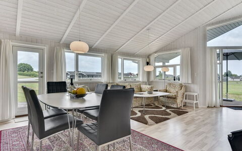 Sisko - 600M from the Sea: Soffitto, Pavimento, Casa, Lampada, Design, Pavimento In Legno, Latifoglie, Soggiorno, Cucina & Sala Da Pranzo Tavolo, Villa