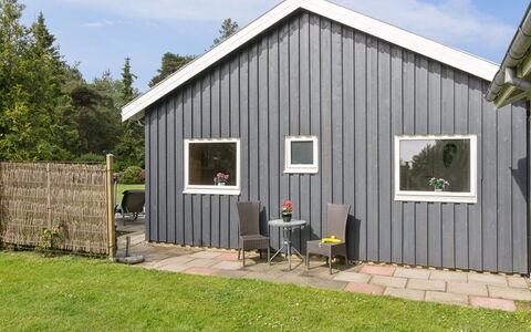 Locan - 1.2Km from the Sea: Legna, Raccordo, Villetta, Arbusto, Tetto, Lotto, Casa, Edifici Giardino, Capannone, Giardino