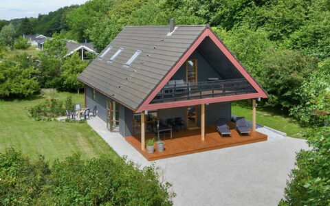 Jorith - 550M from the Sea: Legna, Casa, Portico, Deck, Latifoglie, Tetto, Color Legno, Pavimento In Legno, Eco Hotel