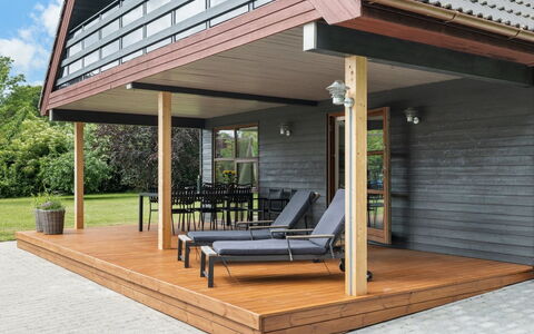 Jorith - 550M from the Sea: Legna, Casa, Portico, Deck, Latifoglie, Tetto, Color Legno, Pavimento In Legno, Eco Hotel