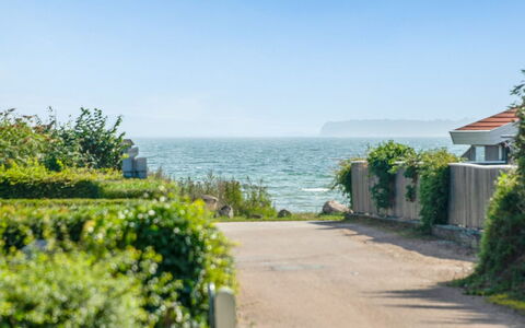Sebbi - 90M from the Sea: Legna, Tetto, Architettura, Casa, Casa, Villetta, Raccordo, Latifoglie, Pendenza, Estate