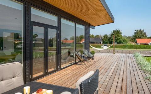Sebbi - 90M from the Sea: Legna, Tetto, Architettura, Casa, Casa, Villetta, Raccordo, Latifoglie, Pendenza, Estate