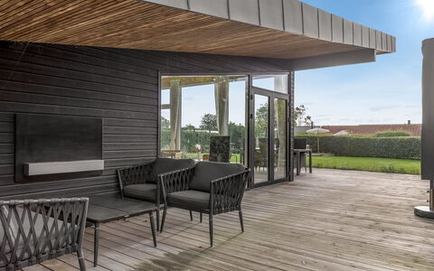 Sebbi - 90M from the Sea: Legna, Pavimento In Legno, Deck, Latifoglie, Plank, Portico, Color Legno, Shade, Mobili Da Esterno, Terrazza