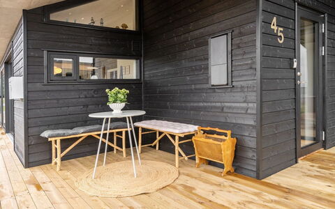 Gunborg - 400M from the Sea: Mobilia, Interior Design, Pavimentazione, Legna, Pavimento, Soffitto, Pavimento In Legno, Sedia, Tavolo, Illuminazione