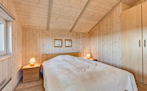 Apsolon - 150M from the Sea: Legna, Soffitto, Camera Da Letto, Interior Design, Pavimento, Pavimentazione, Camera, Letto, Lenzuolo, Pavimento In Legno