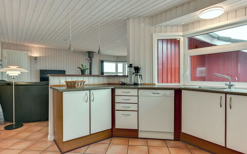 Henrijette - 200M from the Sea: Interior Design, Pavimentazione, Legna, Soffitto, Pavimento, Controsoffitto, Cucina, Idraulico Fixture, Lampada, Cabinetry