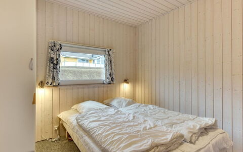 Henrijette - 200M from the Sea: Legna, Pavimento, Camera Da Letto, Pavimentazione, Soffitto, Letto, Interior Design, Lenzuolo, Bedding, Camera