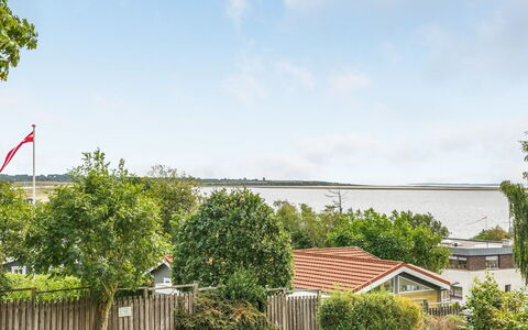 Snezana - 150M from the Sea: Zona Residenziale, Tetto, Sobborgo, Driveway, Estate, Camino