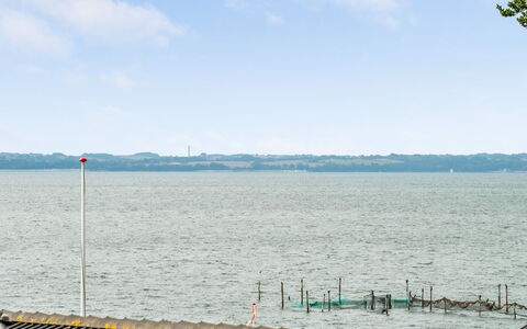 Snezana - 150M from the Sea: Zona Residenziale, Tetto, Sobborgo, Driveway, Estate, Camino