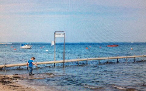 Iorund - 550M from the Sea: Tetto, Casa, Casa, Villetta, Porta, Raccordo, Deck, Portico, Plank, Latifoglie