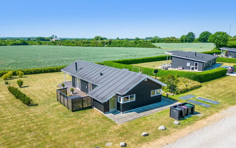 Iorund - 550M from the Sea: Tetto, Casa, Casa, Villetta, Porta, Raccordo, Deck, Portico, Plank, Latifoglie