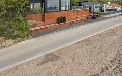 Florinda - 10M from the Sea: Blu, Arbusto, Villetta, Groundcover, Giardino, Estate, Shade, Landscaping, Agriturismo, Eco Hotel