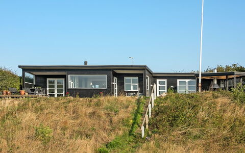 Kaapo - 300M from the Sea: Blu, Arbusto, Villetta, Groundcover, Giardino, Estate, Shade, Landscaping, Agriturismo, Eco Hotel