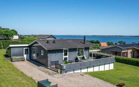 Jenvold - 300M to the Fjord: Tetto, Casa, Lotto, Casa, Villetta, Estate, Edifici Giardino, Shade, Log Cabin, Landscaping