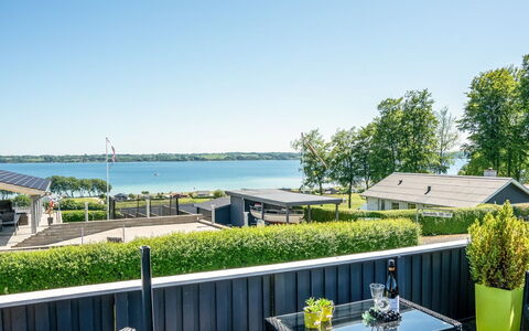 Jenvold - 300M to the Fjord: Tetto, Casa, Lotto, Casa, Villetta, Estate, Edifici Giardino, Shade, Log Cabin, Landscaping