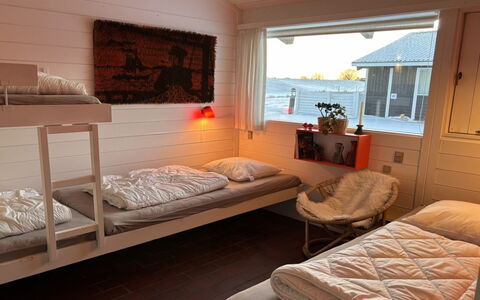 Ditte - 300M from the Sea: Legna, Interior Design, Mobilia, Camera, Soffitto, Color Legno, Comfort, Letto, Latifoglie, Camera Da Letto