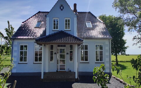 Juuso - 20Km from the Sea: Costruzione, Finestra, Casa, Tetto, Casa, Zona Residenziale, Villetta, Porta, Raccordo, Estate