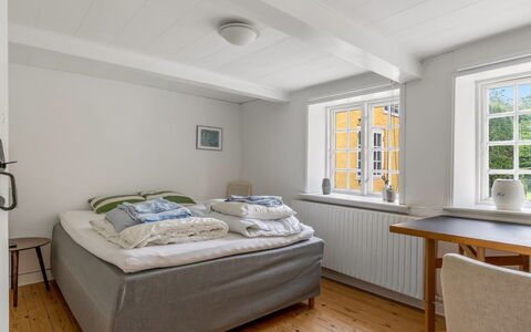 Ilsa - 9.8Km from the Sea: Legna, Interior Design, Pavimentazione, Pavimento, Mobilia, Camera Da Letto, Letto, Soffitto, Casa, Camera