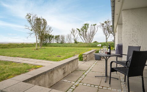 Annagrete - 12Km from the Sea: Zona Residenziale, Tetto, Sobborgo, Driveway, Estate, Camino